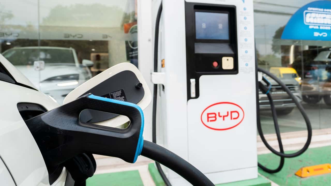 BYD traz recarga ultrarrápida de 5 minutos para rede de EVs no Brasil