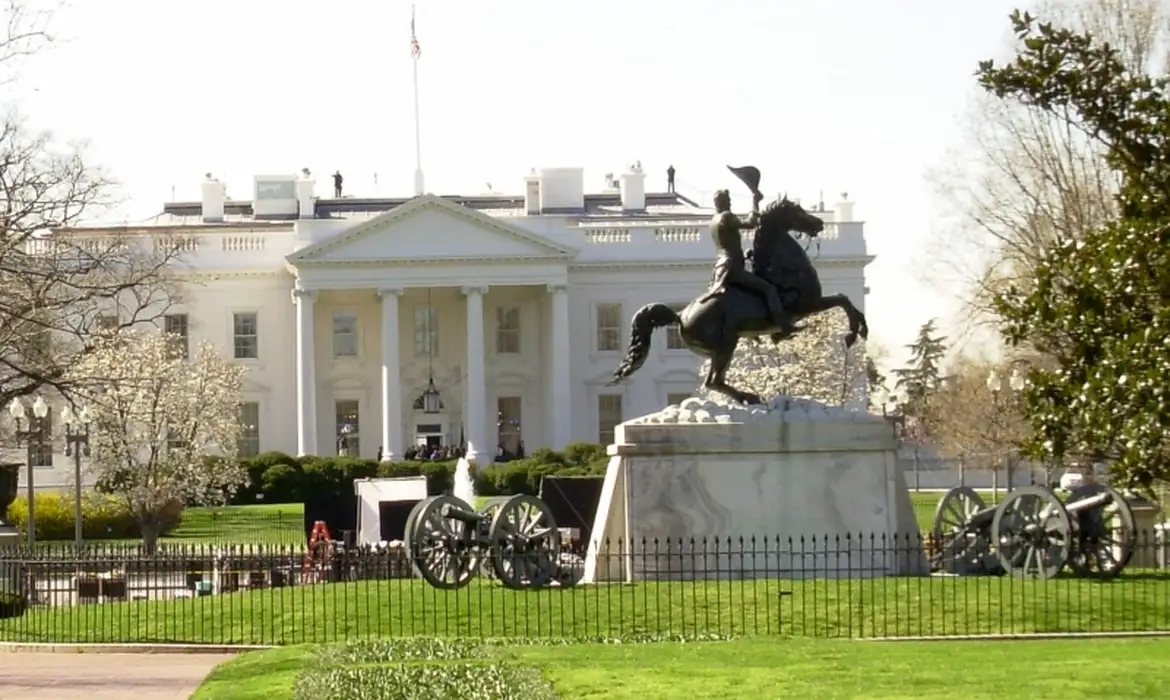 Lula e Trump se reúnem na Casa Branca para discutir comércio e segurança