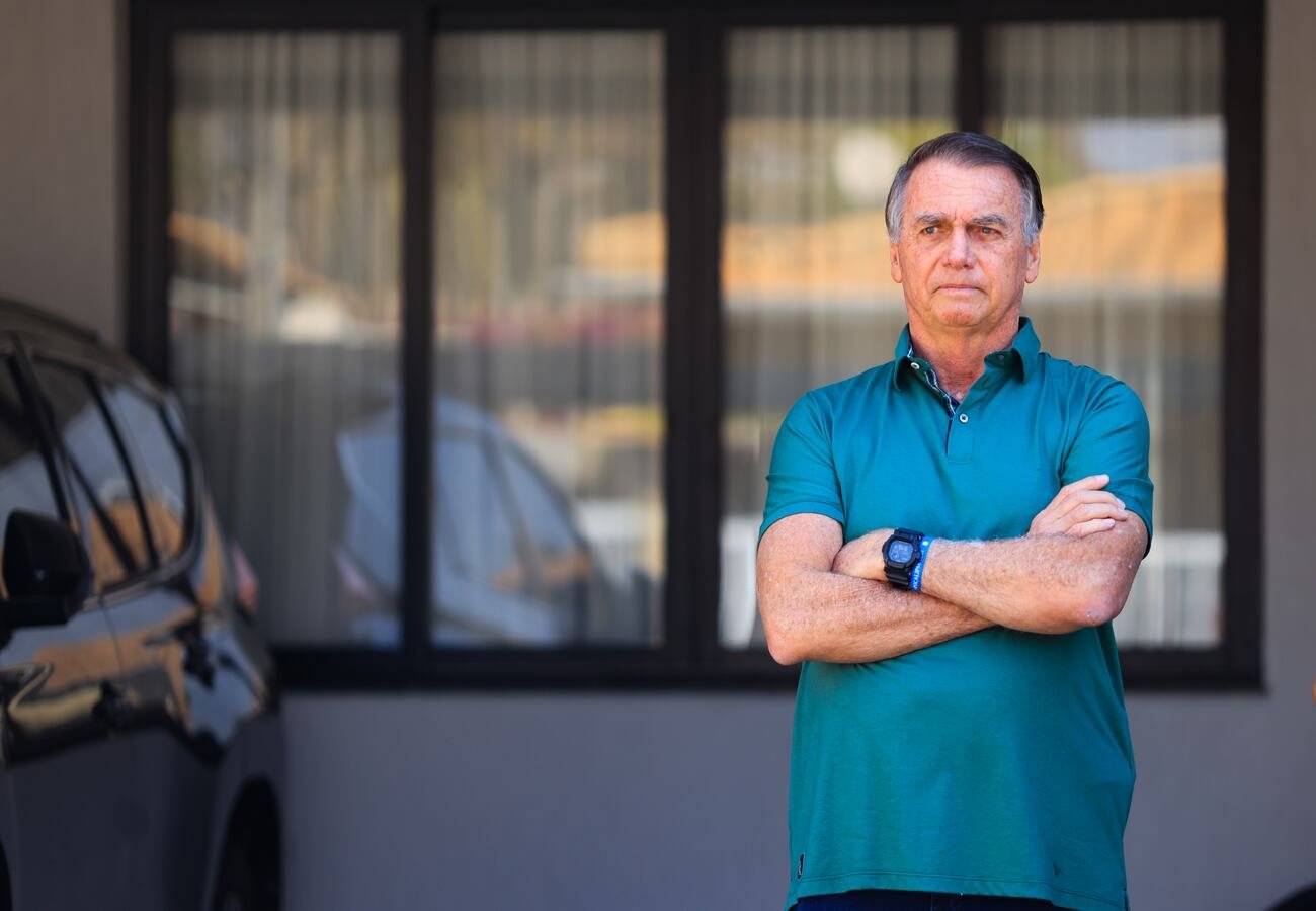 Bolsonaro aciona STF com pedido de revisão criminal para anular condenação de 27 anos